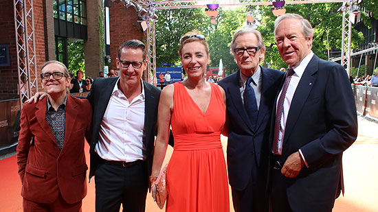 v.l.n.r.: der Produzent Stephen Woolley, Holger Fuchs (Concorde Film), Diana Iljine (Filmfest München), Hauptdarsteller Bill Nighy, Dr. Herbert Kloiber (Tele München Gruppe) (©Foto.Martin Schmtz)